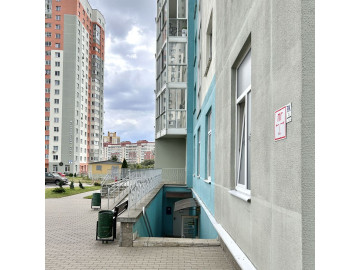 Чтобы попасть к нам в офис необходимо спуститься по лестнице на цокольный этаж Чтобы попасть к нам в офис необходимо спуститься по лестнице на цокольный этаж